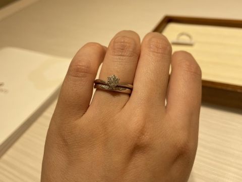 【TRECENTI(トレセンテ)の口コミ】 私が探していたシンプルで、大きめのダイヤの婚約指輪を案内して頂きまし…