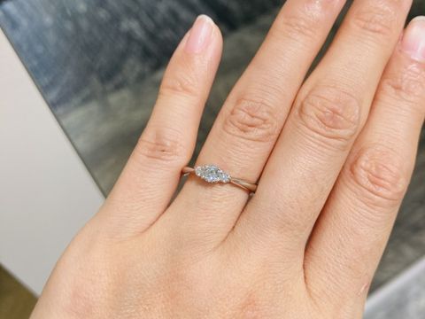 【ラザール ダイヤモンド(LAZARE DIAMOND)の口コミ】 センターのダイヤが0.2キャラットでももっと大きく見える輝きが魅力。質が…