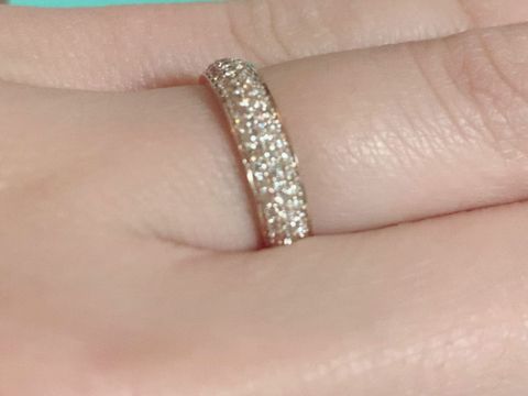 【Koo-fu(クーフー)の口コミ】 デザインは昔からの王道ですが、とてもたくさんのダイヤモンドが飾られて…