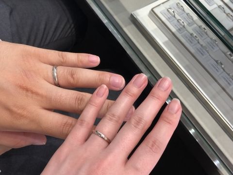 【アイプリモ(I-PRIMO)の口コミ】 女性用は外側がピンクゴールド、中央がプラチナになっています。男性用は…