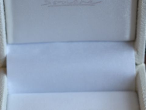 【SONARE(ソナーレ)の口コミ】 シンプルで手頃な価格のものを探していました。これは半分がツヤあり、半…