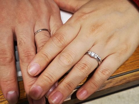 【アネリディギンザ(ANELLI DI GINZA)の口コミ】 一粒ダイヤのリングとエタニティリングの重ねづけで探していました！
一粒…