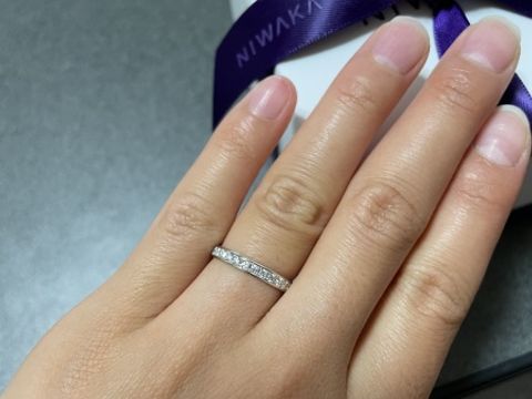 【俄(にわか)の口コミ】 ハーフエタニティを探していたところ俄の指輪が一番シンプルで理想のもの…