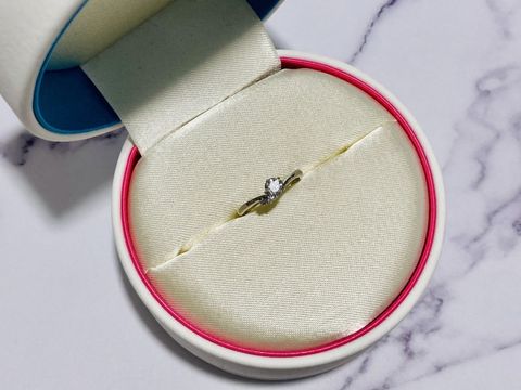 【MILK&Strawberry(ミルクアンドストロベリー)の口コミ】 リングが細めのタイプで脱着がスムーズに行えます。
真正面から見るとゆる…