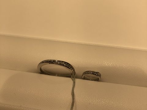 【festaria VOYAGE(フェスタリア ボヤージュ)の口コミ】 ダイヤモンドがふんだんに入っていて、とても華やかな指輪でした。存在感…