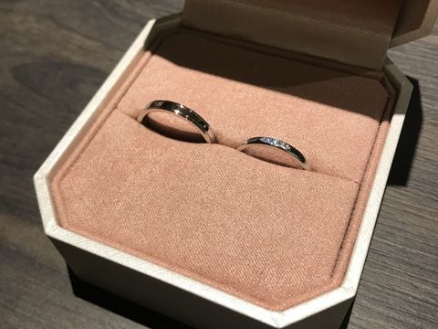 【TRECENTI(トレセンテ)の口コミ】 シンプルで尚且つ指を動かすとダイヤがきらめく様なリングを探していまし…