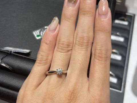 【エクセルコダイヤモンド(EXELCO DIAMOND)の口コミ】 ダイヤモンドが主役の一石タイプで探していました。ダイヤモンドだけでも…