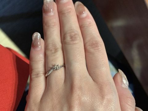 【銀座ダイヤモンドシライシの口コミ】 細身で指を華奢に見せてくれるデザインが気に入りました。
デザインの種類…