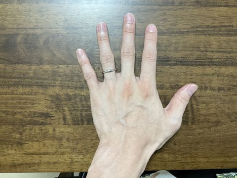 【銀座ダイヤモンドシライシの口コミ】 シンプルなデザインだが、捻っているような形で、綺麗に見えるのが決め手…