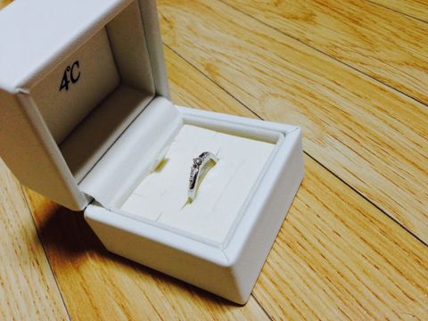 【4℃ BRIDAL(ヨンドシーブライダル)の口コミ】 婚約指輪は自分の好きなデザインが良かったので、プロポーズされてから一…