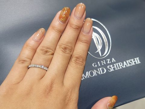 【銀座ダイヤモンドシライシの口コミ】 婚約指輪はハーフエタニティで探していて、色々なブランドのものを試着し…