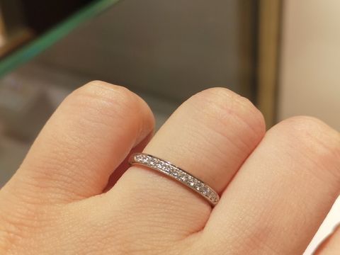 【ギンザタナカブライダル(GINZA TANAKA BRIDAL)の口コミ】 落ち着いていて長くにわたり使えそうなオードソックスなデザインが中心で…