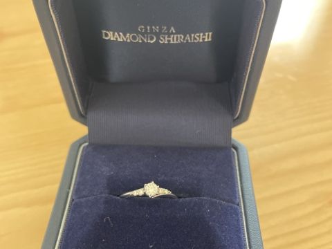 【銀座ダイヤモンドシライシの口コミ】 デザイン・作りを見てそこまで高いとは思わなかったので、こちらの指輪に…