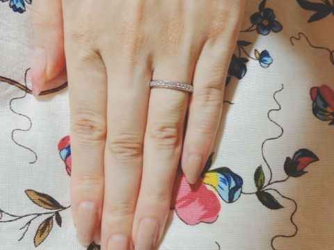 【ラザール ダイヤモンド(LAZARE DIAMOND)の口コミ】 なんと言ってもダイヤモンドの綺麗な輝きが決め手となりました。通常クズ…