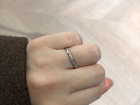 【LAPAGE(ラパージュ)の口コミ】 婚約指輪と同じブランドなので合わせやすいかなと結婚指輪もいくつか見せ…