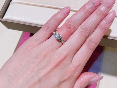 【ブルガリ(BVLGARI)の口コミ】 エンゲージリングとしてはもちろん、ファッションリングとしても装着でき…