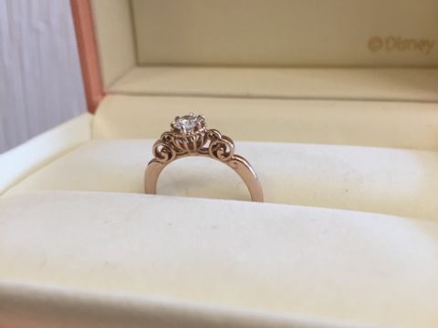 【ケイウノ ブライダル(K.UNO BRIDAL)の口コミ】 ディズニーのシンデレラシリーズが大好きで、かぼちゃの馬車のデザイン車…