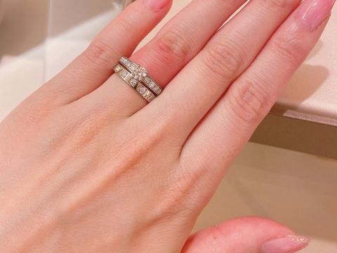 【ブルガリ(BVLGARI)の口コミ】 華やかなエンゲージリングに、ブルガリらしいデザインカットでプラチナに5…