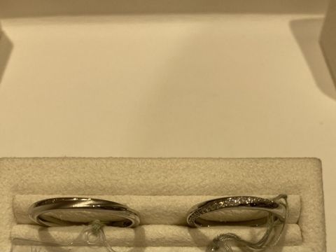 【festaria bijou SOPHIA(フェスタリア ビジュソフィア)の口コミ】 ダイヤモンドが横にはいったデザインを気に入りました。ストレートなのに…