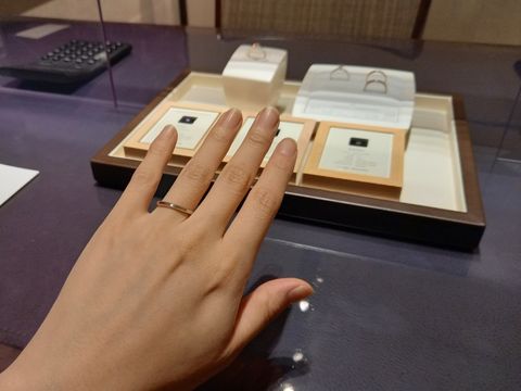 【N.Y.NIWAKA(ニューヨークニワカ)の口コミ】 シンプルで、かつ、すこし珍しいデザインの結婚指輪を探していました。NIW…