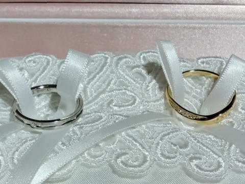 【SIND BAD(シンドバット)の口コミ】 ふたりともいろいろな店を周り似合う指輪が違かったので
プラチナとゴール…