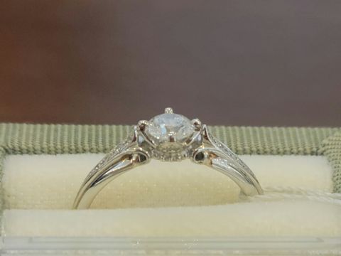 【LAPAGE(ラパージュ)の口コミ】 アンティークなデザインが好きで選びました。他社のデザインだと直線や曲…