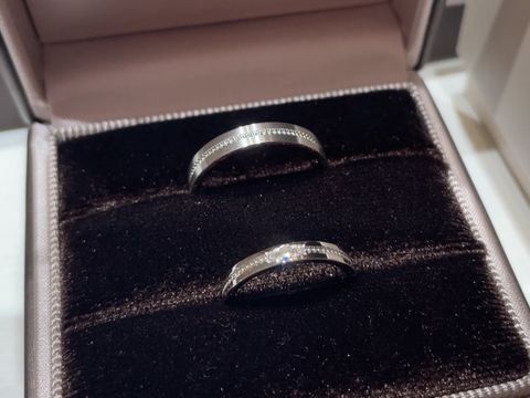 【アイプリモ(I-PRIMO)の口コミ】 シンプルだけどミルグレインで個性のあるデザインが気に入りました。何も…