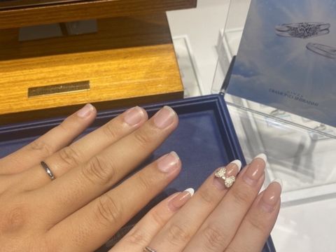 【銀座ダイヤモンドシライシの口コミ】 種類は結構あります。
ダイアモンドが数石ついているデザインが好みでした…