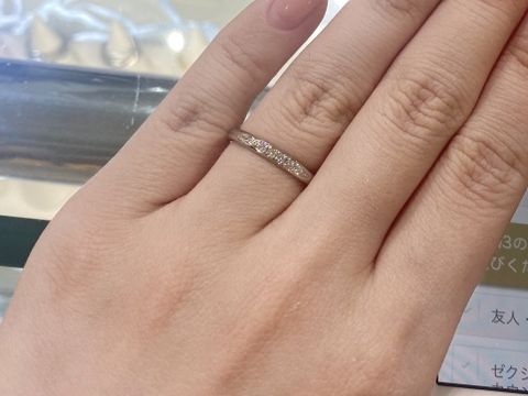 【宝寿堂(ほうじゅどう)の口コミ】 画像のリングは1粒1粒は小さいダイアモンドですが、ついている数が多いの…