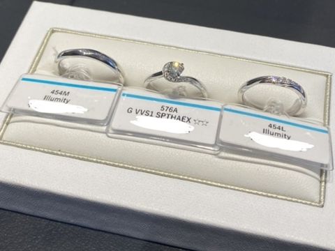 【銀座ダイヤモンドシライシの口コミ】 指の形を見ていただきストレートすぎるのは似合わずウェーブがかっていた…