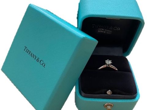 【ティファニー(Tiffany & Co.)の口コミ】 プロポーズの際に、夫からサプライズでプレゼントしていただきました。夫…