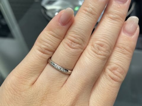 【ラザール ダイヤモンド(LAZARE DIAMOND)の口コミ】 五線譜に見立てたデザインに、たくさんの幸せを奏でられますようにという…