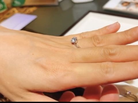 【杢目金屋(もくめがねや)の口コミ】 カタログや写真でみたよりも杢目ははっきりと目立ちすぎず、さり気なく入…