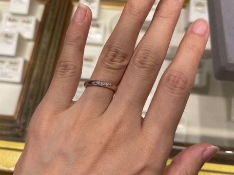 【ケイウノ ブライダル(K.UNO BRIDAL)の口コミ】 夫婦それぞれの指輪を合わせるとハートになるといったような、2つで1つの…