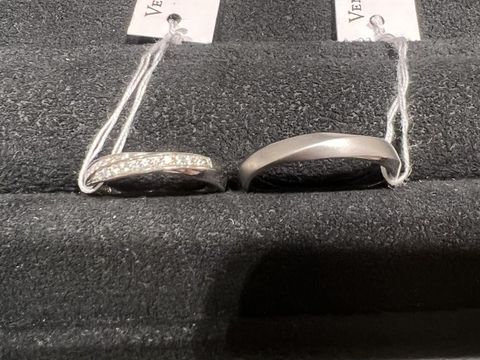 【ヴァンドーム青山(VENDOME AOYAMA)の口コミ】 リングの形自体はストレートなので、他のリングとの重ね付けも隙間が開か…