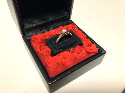 【エクセルコダイヤモンド(EXELCO DIAMOND)の口コミ】 指輪のデザインは私に決めて欲しいということで、ダイヤモンドだけでプロ…