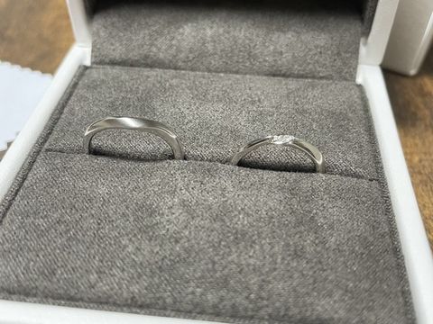 【PORTADA(ポルターダ)の口コミ】 形のタイプはウェーブが私の指に馴染んでいるなと思ったのでウェーブの物…