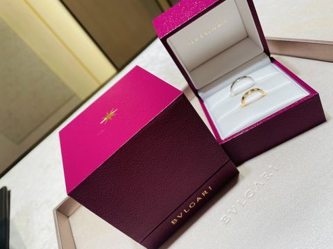 【ブルガリ(BVLGARI)の口コミ】 キラキラであり、海外ブランドなのにも関わらず、サイズ変更もできる所が…