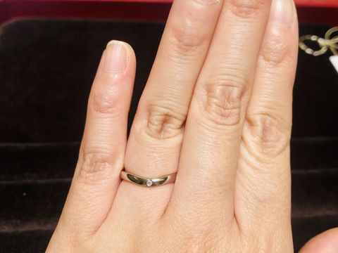 【カルティエ(Cartier)の口コミ】 緩やかなUラインで、細くてふっくらした指がすっきりと綺麗に見えました。…