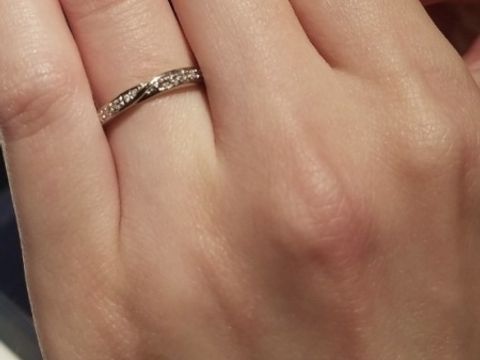 【銀座ダイヤモンドシライシの口コミ】 とにかく多種多様なデザインを取り揃えており、気にあるデザインがないと…