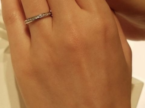 【TASAKI(タサキ)の口コミ】 ダイヤの輝きはもちろんのこと、ご紹介いただいたハーフエタニティは、ス…