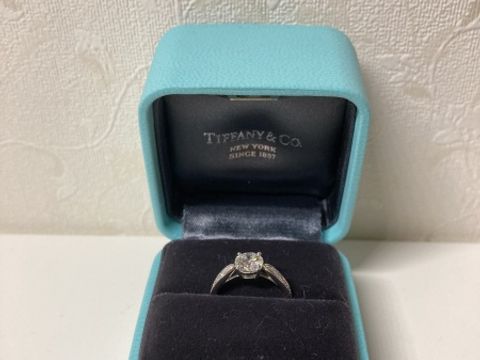 【ティファニー(Tiffany & Co.)の口コミ】 プロポーズの際にいただきました。引っかかりの少ない高さ、メレダイヤ付…