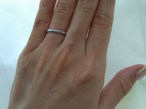 【ティファニー(Tiffany & Co.)の口コミ】 プラチナでシンプルすぎないものを探していました。ミルグレインは定番で…