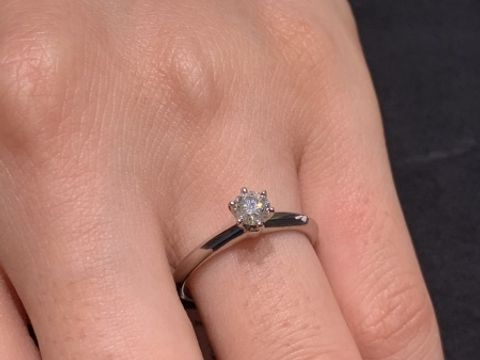 【ティファニー(Tiffany & Co.)の口コミ】 指輪の絵文字といえば、このデザイン。
婚約指輪のアイコン的な存在の王道…