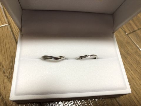 【Mariage ent(マリアージュエント)の口コミ】 ペアリングを元々していたので、それに似たデザインで細身のものを探して…
