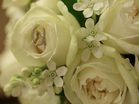 【カルティエ(Cartier)の口コミ】 私は指の関節が太いため、指が長く、綺麗に見える形の指輪を探していまし…