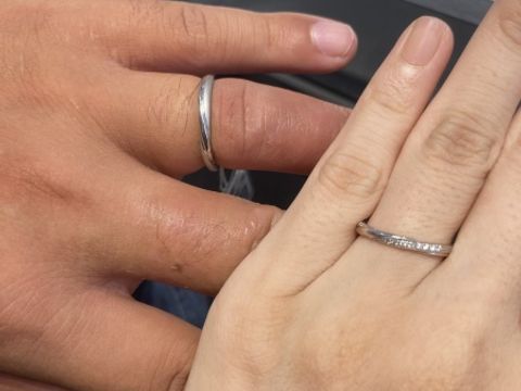 【銀座ダイヤモンドシライシの口コミ】 気に入ったデザインはこちらの一点のみでした。サイドからダイヤが入った…