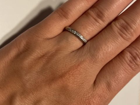 【ラザール ダイヤモンド(LAZARE DIAMOND)の口コミ】 ダイアがキラキラしていてデザインが素敵だったので購入しました。つけて…