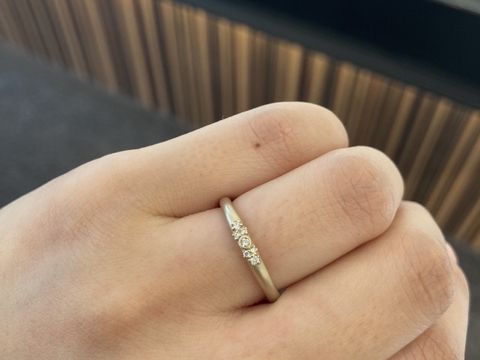 【AbHeri(アベリ)の口コミ】 デザインがかなり可愛いです。
人と被る事はなさそうで、これを付けてる人…