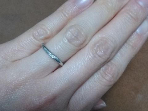 【俄(にわか)の口コミ】 何店舗か回りましたが、シンプルで細めの上品なデザインで、家事などの邪…